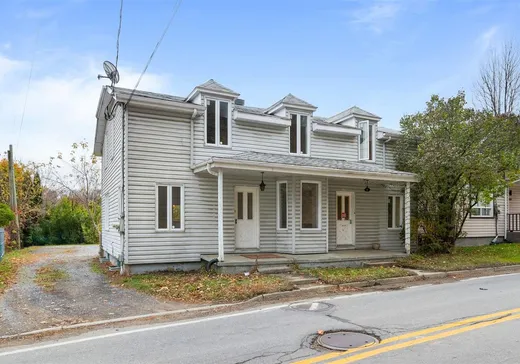 Duplex à vendre - 11457-11459 Av. Royale, Beaupré, G0A 1E0