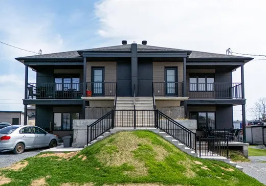 Duplex for sale - 96-98 Rue Ernest-Provencher, East Angus, J0B1R0