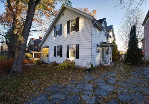 Duplex for Sale - 598-600 Rue du Québec, Sherbrooke, J1H 3M2