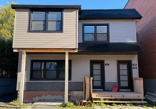 Triplex à vendre - 82-84B Rue de la Rivière, Bedford, J0J1A0