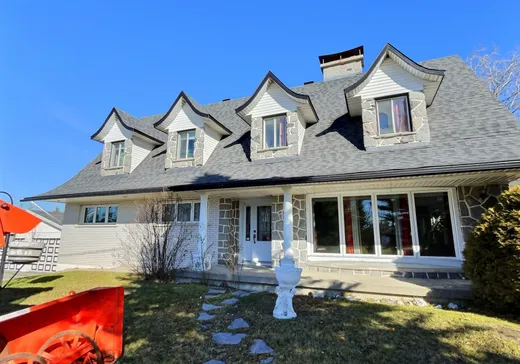 Triplex for Sale - 230-234 Route 397 S., Barraute, J0Y 1A0