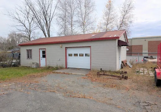 Duplex à vendre - 104 Rue de l'Académie, Victoriaville, G6P 3N4