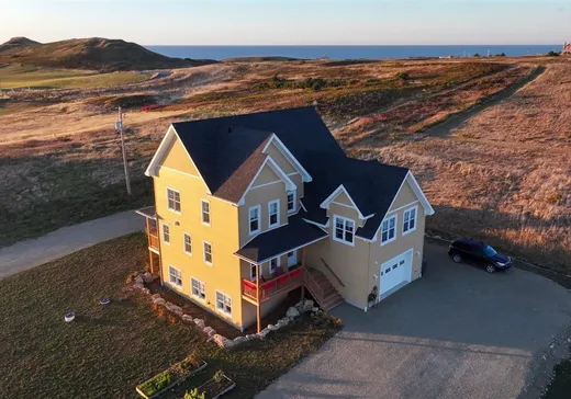 Duplex à vendre - 30 Ch. Joseph-Leblanc, L'Étang-du-nord Îles-de-la-Madeleine, G4T 3W6