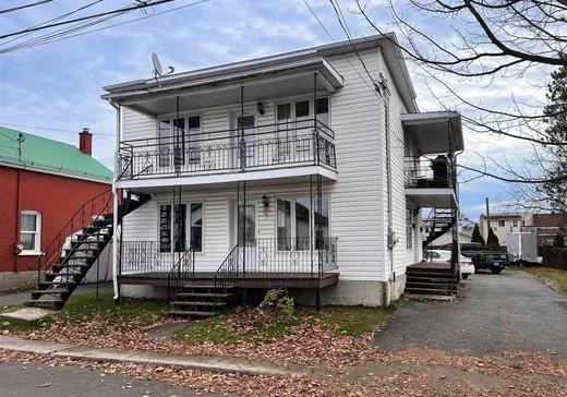 Duplex à vendre - 11-11A Rue Arthur, Victoriaville, G6P3J6