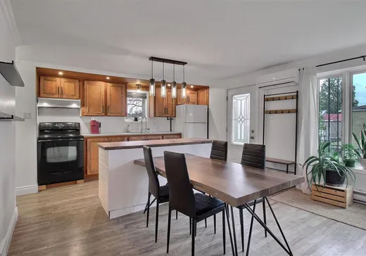 Duplex à vendre - 11-11A Rue Arthur, Victoriaville, G6P 3J6