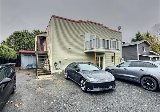 Duplex à vendre - 213-215 Rue Notre-Dame, St-Germain-De-Grantham, J0C1K0