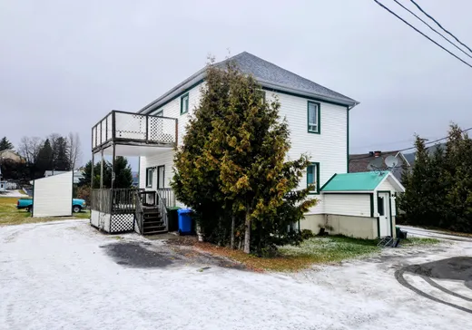 Triplex for Sale - 14-18 Rue Rioux, Lac-Au-Saumon, G0J 1M0