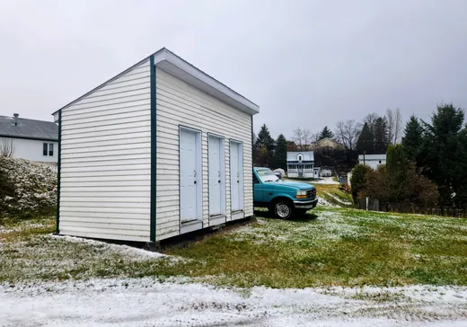 Triplex for Sale - 14-18 Rue Rioux, Lac-Au-Saumon, G0J 1M0