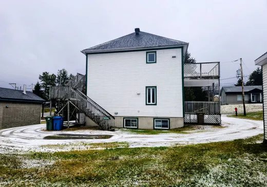 Triplex for Sale - 14-18 Rue Rioux, Lac-Au-Saumon, G0J 1M0