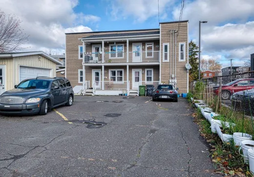 Triplex à vendre - 520-522 Rue des Corsetières, Drummondville, J2B 1K3