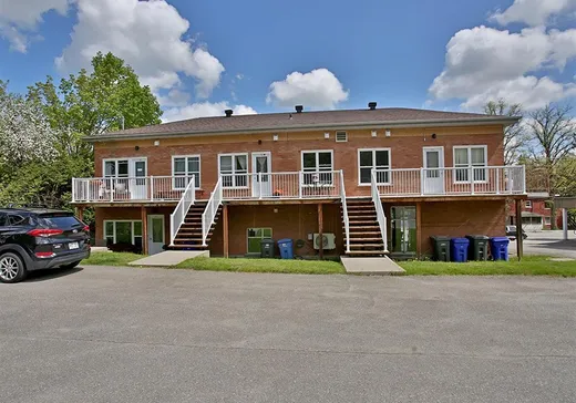 5-Plex à vendre - 130 Rue de Compton E., Waterville, J0B 3H0