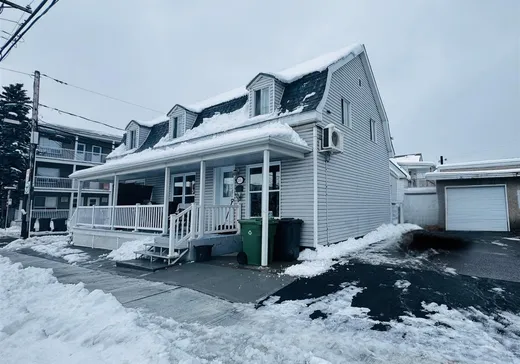 Duplex for sale - 2180-2190 Rue St-Charles, Saint-Hyacinthe, J2T1V4