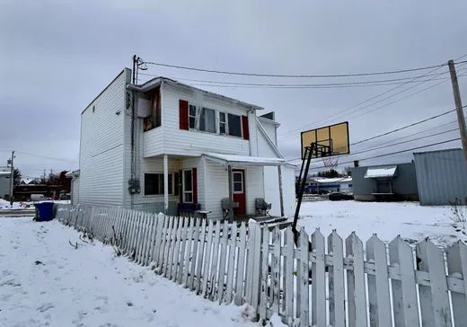 Duplex à vendre - 231-233 2e Avenue O., Amos, J9T 1S4