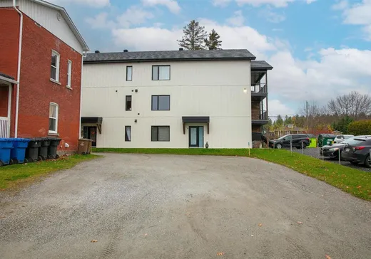 Duplex à vendre - 162-164 Rue Angus N., East Angus, J0B 1R0