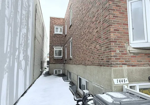 Triplex à vendre - 7445-7449 Boul. St-Laurent, Montréal (Villeray), H2R 1W8
