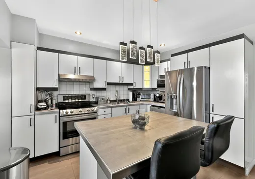 4-Plex à vendre - 1871-1879 Av. des Érables, Montréal (Centreville), H2K 3V1