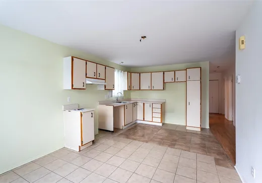 Duplex à vendre - 2060A-2060B Rue Émilia, Granby, J2B 7Z3