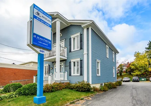 Triplex à vendre - 587-591 Rue Sherbrooke, Magog, J1X 2S4