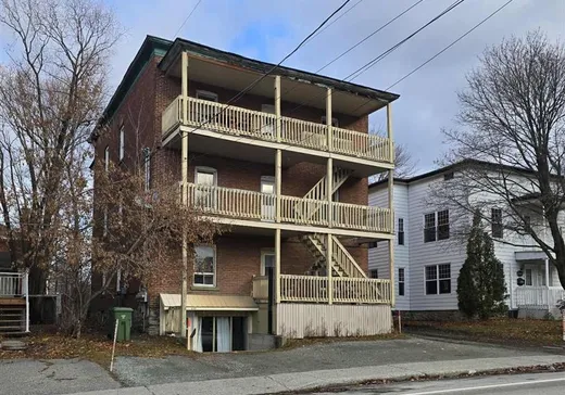 5-Plex à vendre - 509-515 Rue du Conseil, Sherbrooke, J1G1J9