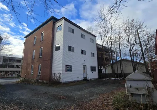 5-Plex à vendre - 509-515 Rue du Conseil, Sherbrooke, J1G 1J9