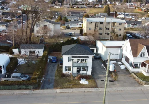 Duplex à vendre - 37-39 Rue des Vingt-et-Un, Clermont, G4A 1G4