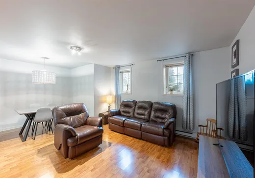 Triplex à vendre - 287A-287C Place du Parc, Saint-Cyprien-de-Napierville, J0J 1L0