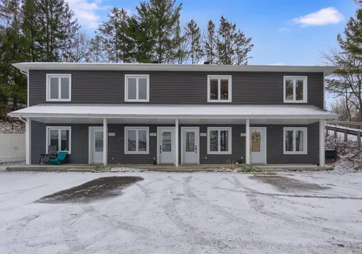 4-Plex à vendre - 1065-1071 Rue St-Charles, Magog, J1X 3R7