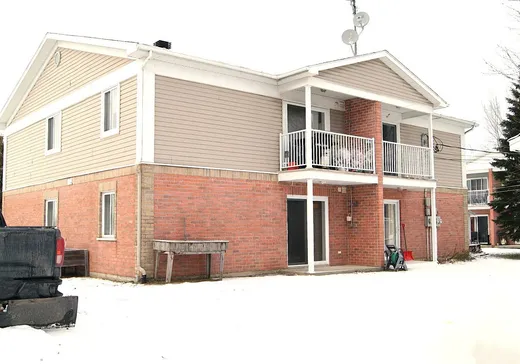 4-Plex for Sale - 361-367 Rue Lemire, St-Germain-De-Grantham, J0C 1K0