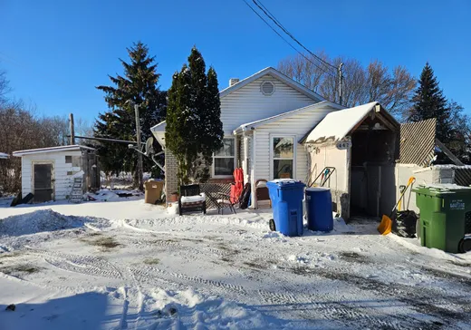 4-Plex à vendre - 432-442 Rue Royale, Farnham, J2N 1X3