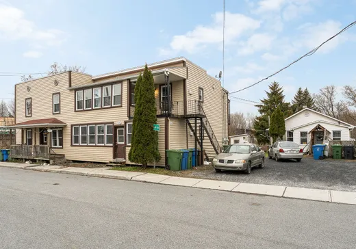 4-Plex à vendre - 432-442 Rue Royale, Farnham, J2N 1X3