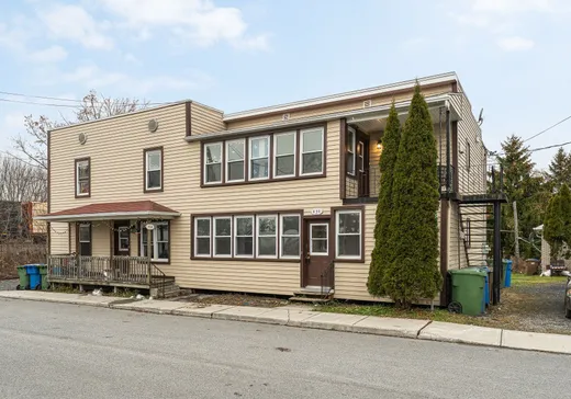 4-Plex à vendre - 432-442 Rue Royale, Farnham, J2N 1X3