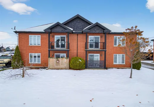 4-Plex for sale - 230 Rue St-Cyr, Victoriaville, G6T2G4