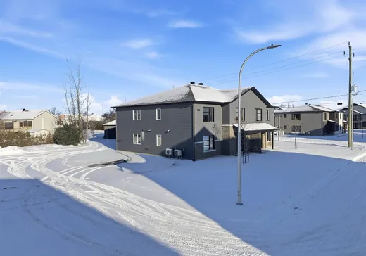 4-Plex à vendre - 2101-2107 Rue de la Forêt-d'Orléans, Drummondville, J2A 0N5