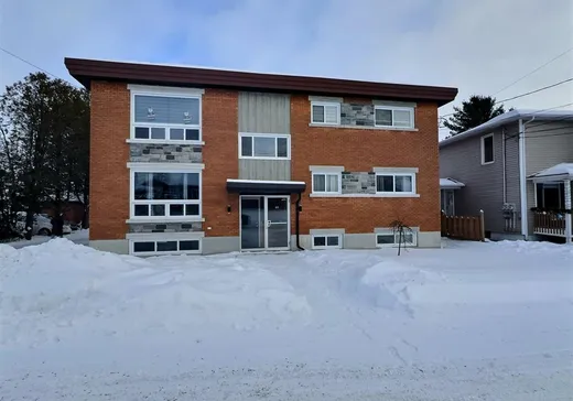 Triplex à vendre - 117 Rue Desruisseaux, East Angus, J0B 1R0