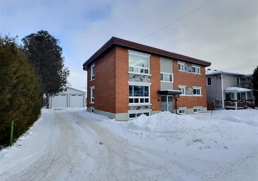 Triplex à vendre - 117 Rue Desruisseaux, East Angus, J0B 1R0