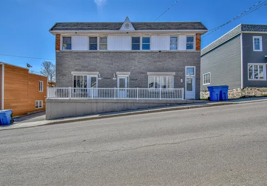 4-Plex à vendre - 335-339 Rue Principale, Île d'Orleans St-Laurent, J8G2V1