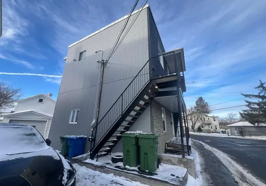 Triplex for Sale - 133-139 Rue St-Pierre, Montmagny, G5V 2R2