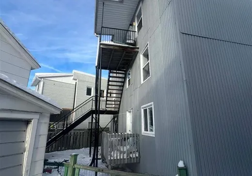 Triplex for Sale - 133-139 Rue St-Pierre, Montmagny, G5V 2R2