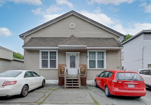 Triplex for sale - 170 Rue Principale, St-Damase, J0H1J0