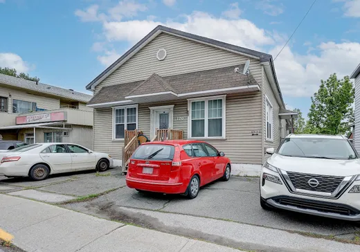 Triplex for Sale - 170 Rue Principale, St-Damase, J0H 1J0