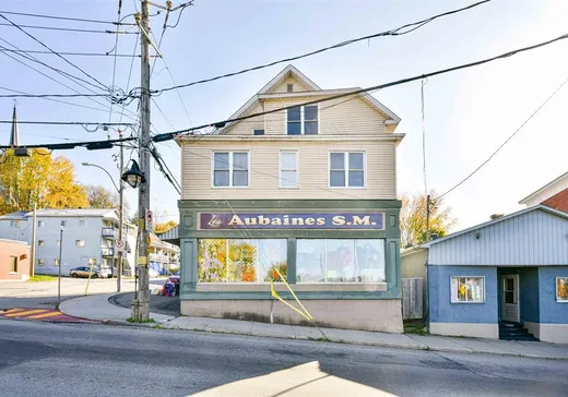 Triplex à vendre - 26-28 Rue Angus N., East Angus, J0B 1R0