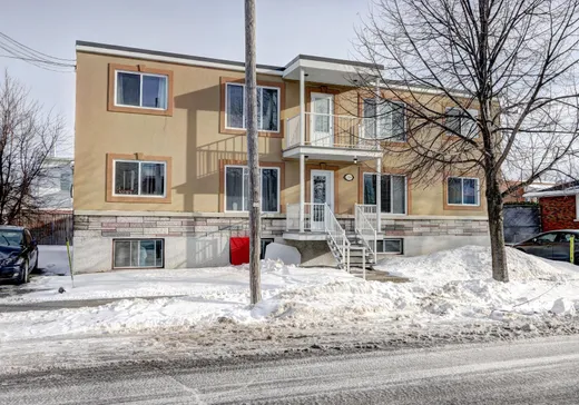 5-Plex à vendre - 2260 Av. Raymond, Saint-Hyacinthe, J2S7A9
