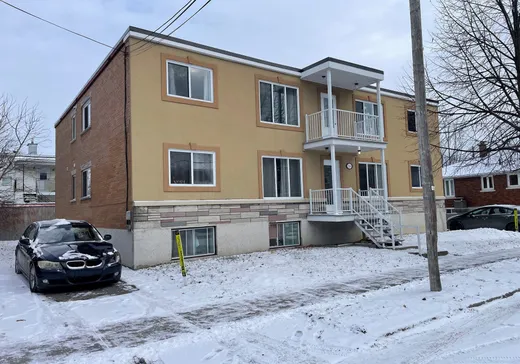 5-Plex à vendre - 2260 Av. Raymond, Saint-Hyacinthe, J2S 7A9