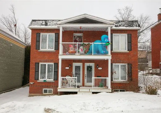 Triplex à vendre - 47-49 Rue Metcalfe, Sherbrooke, J1J 3P3