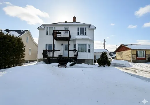 Duplex à vendre - 390-392 Rue Armand-Dumas, Amos, J0Y 1Z0