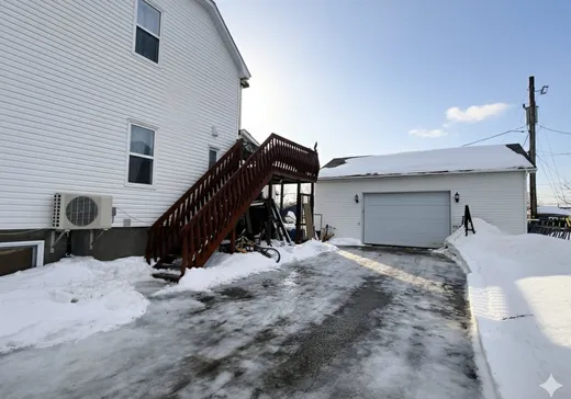 Duplex à vendre - 390-392 Rue Armand-Dumas, Amos, J0Y 1Z0