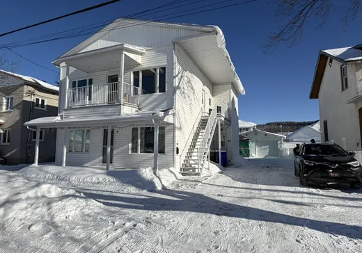 Duplex à vendre - 464-466 Rue St-Eugène, La Tuque, G9X2T4