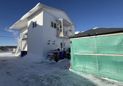 Duplex à vendre - 464-466 Rue St-Eugène, La Tuque, G9X 2T4
