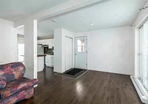 Triplex à vendre - 10575-10579 Av. Royale, Sainte-Anne-de-Beaupré, G0A 3C0