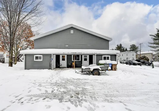 Duplex for Sale - 164-166 Av. St-Émilien, Saint-Raymond, G3L 3X2